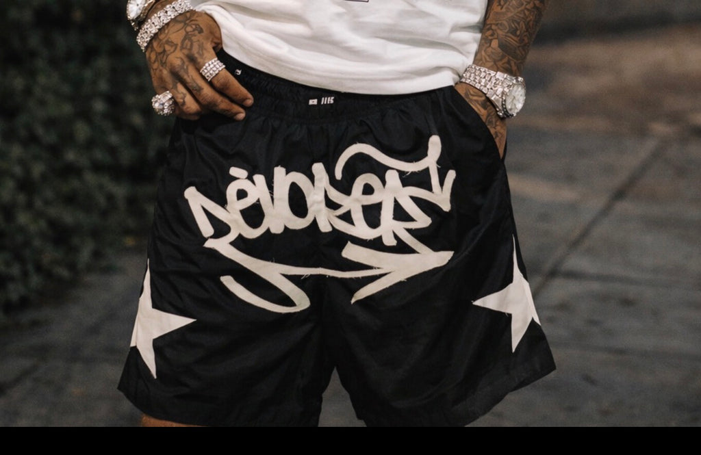 DÈVORER shorts